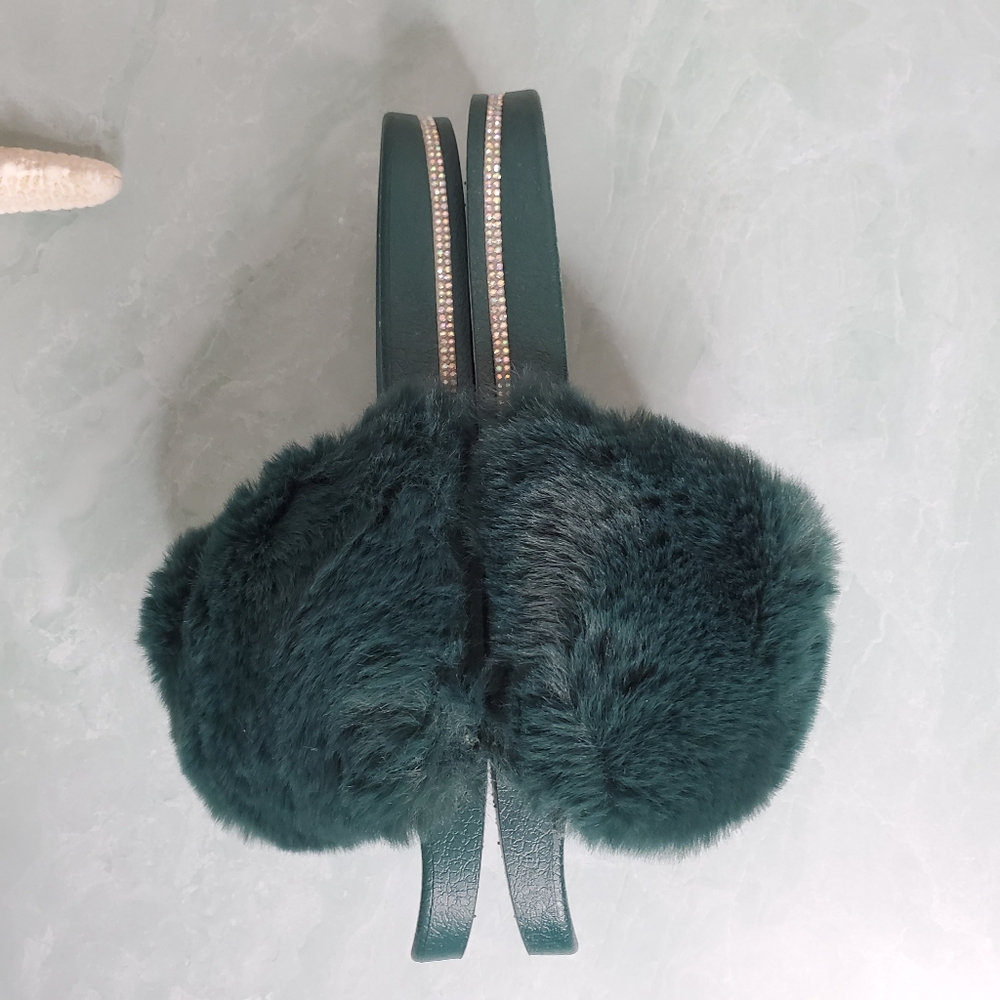 New! Cape Robbin Green Furry Slides - Picture 4 of 5